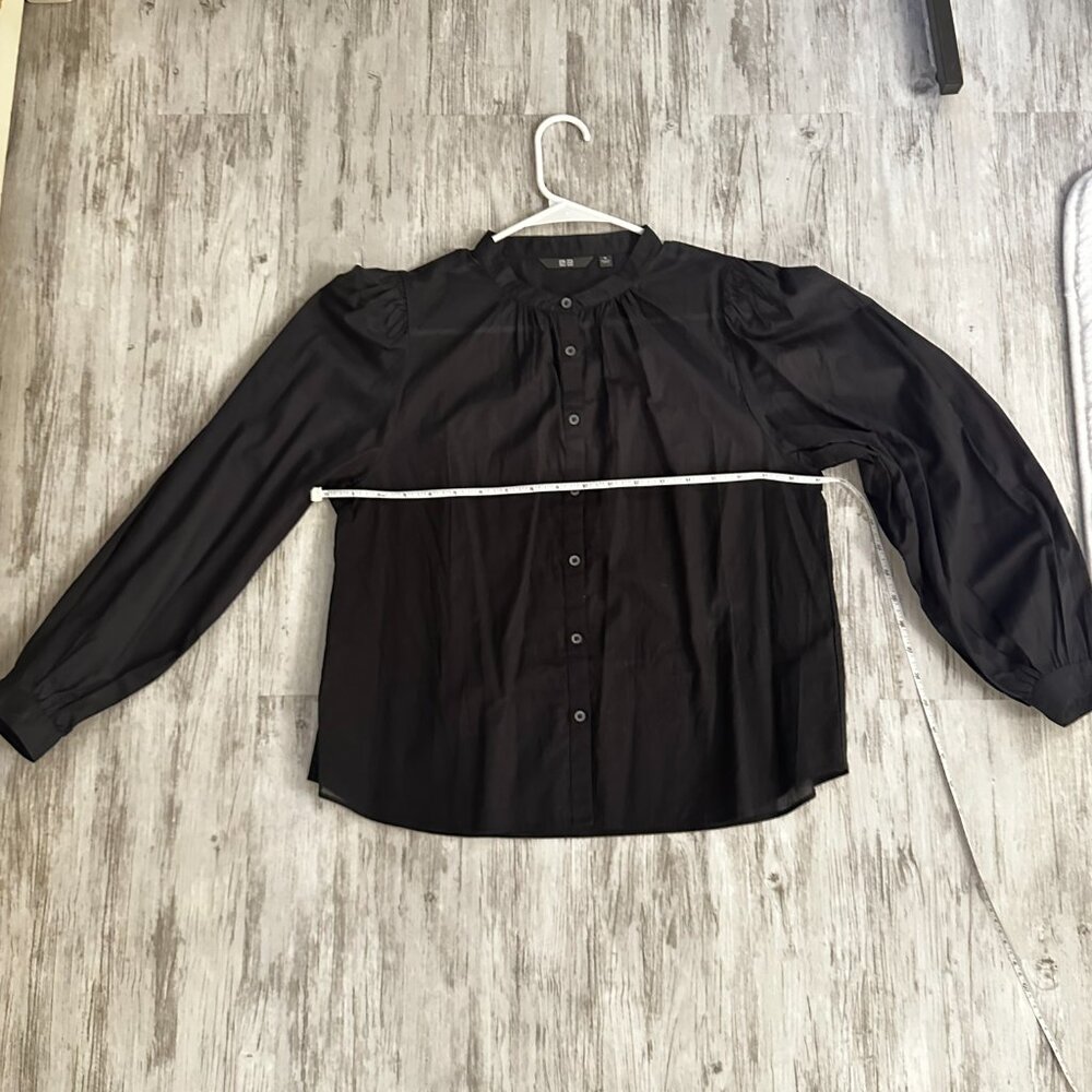 Uniqlo long sleeved shirt Black (Brand new)